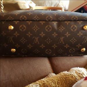 Monogram Pallas MM/ current season